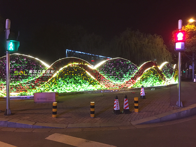 14 索爾道路圍擋垂直綠化.jpg